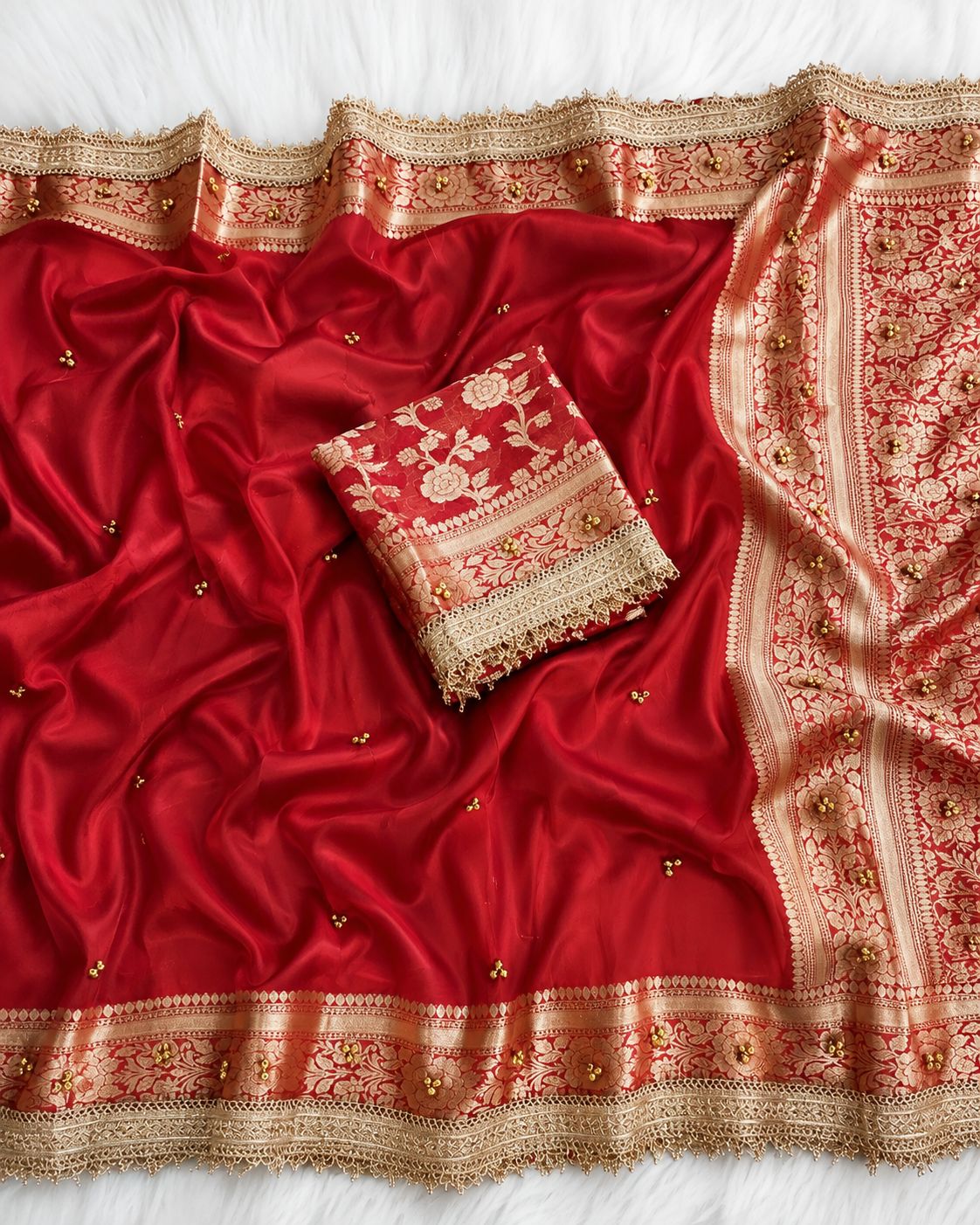 GHUNGROO SAREES